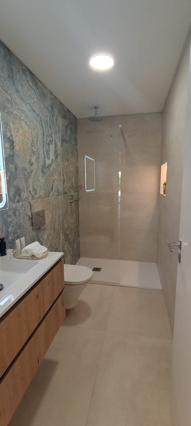 54_06100870-7e48-4afc-a1fc-bde8d72d183c