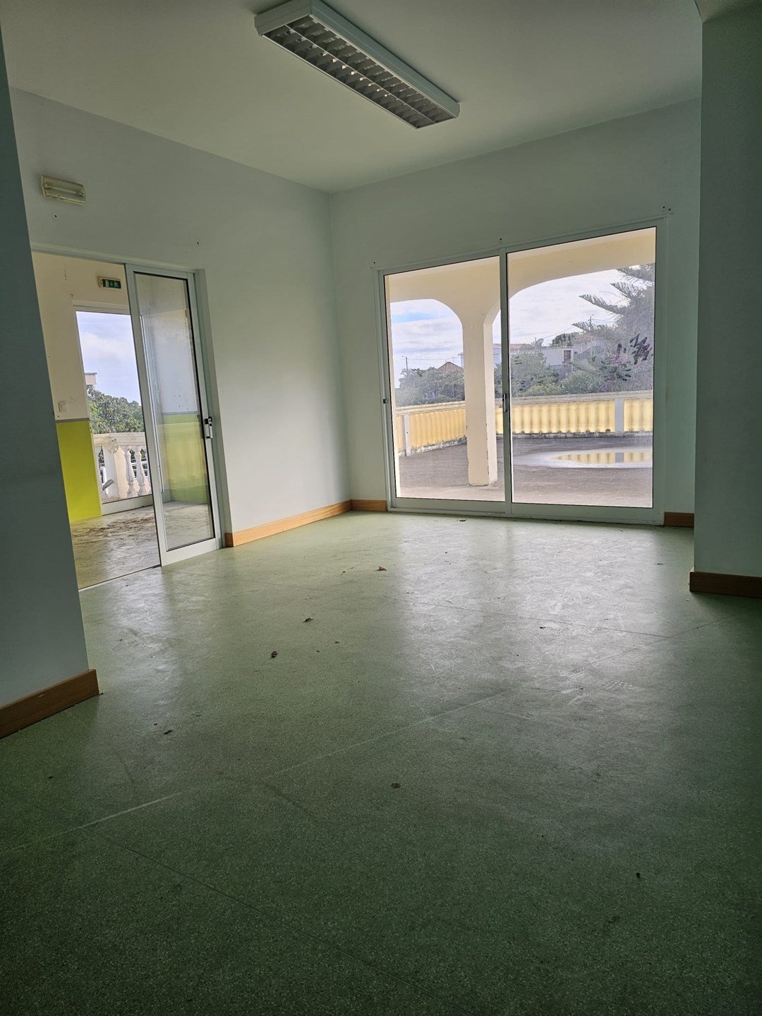 12_bad76265-67ce-472c-a84d-62a564167c90