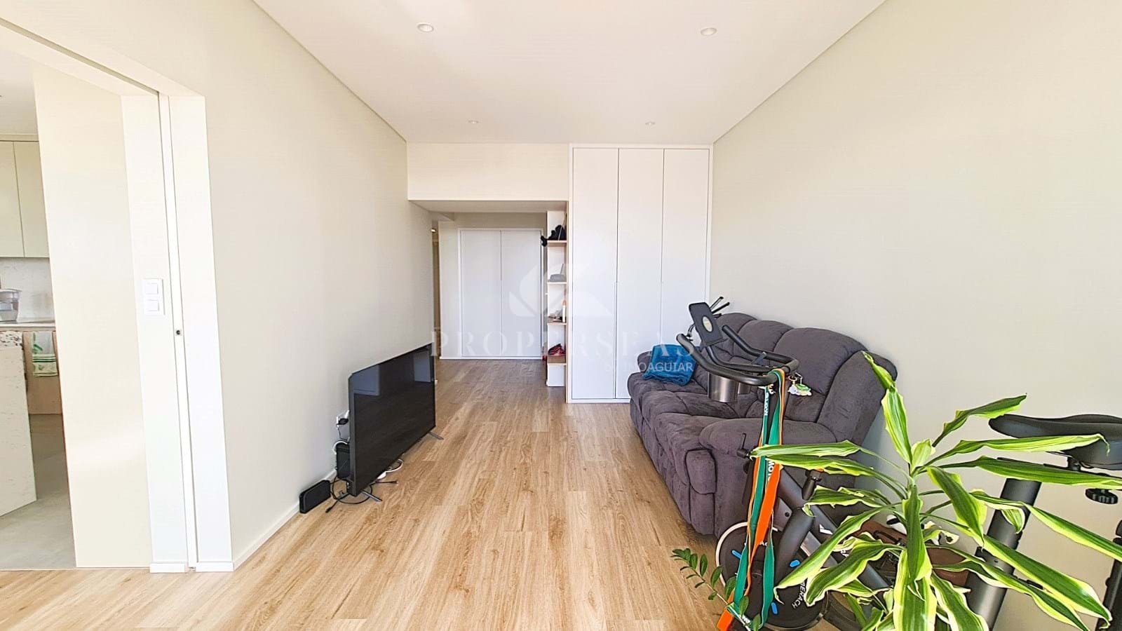 21_63537673-0c67-426b-8052-d7bf0b4993b4