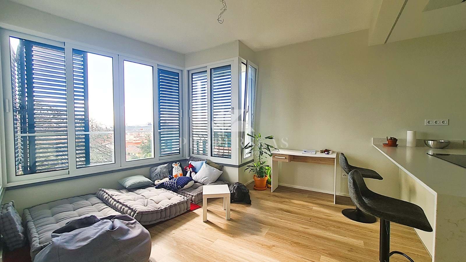 23_9fb16ae3-dc41-4785-9b78-a1ca2e6699d6